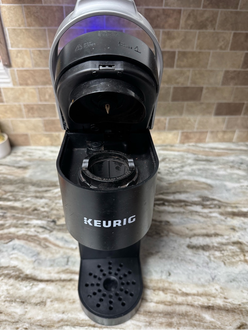 Keurig Single-Serve Coffee Maker w/ 3 refillable pods included! BPA-Free. - Picture 3 of 5